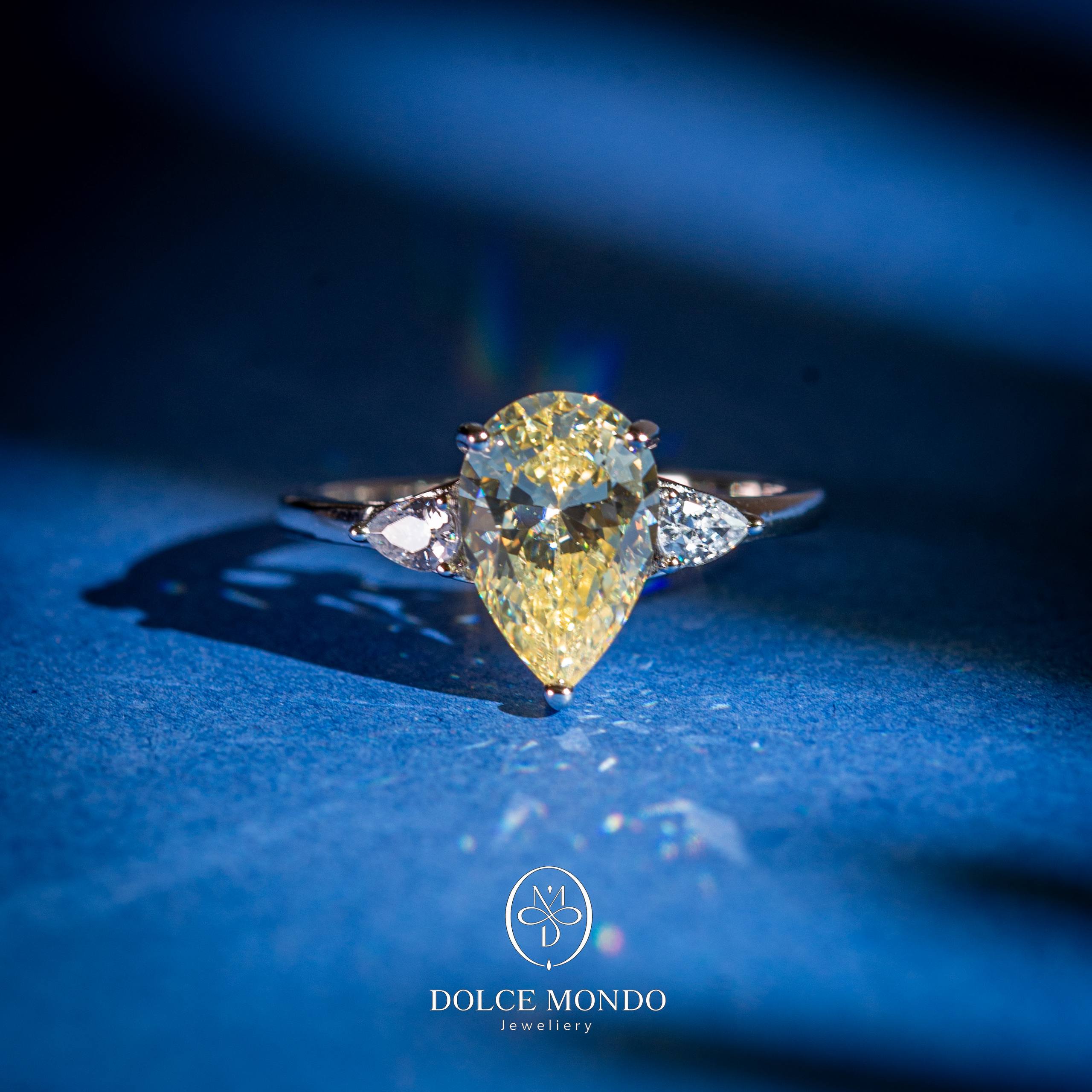 Dolce Mondo Soleil Elegance Yellow Zircon - Rhodium Plated 925 Silver Ring