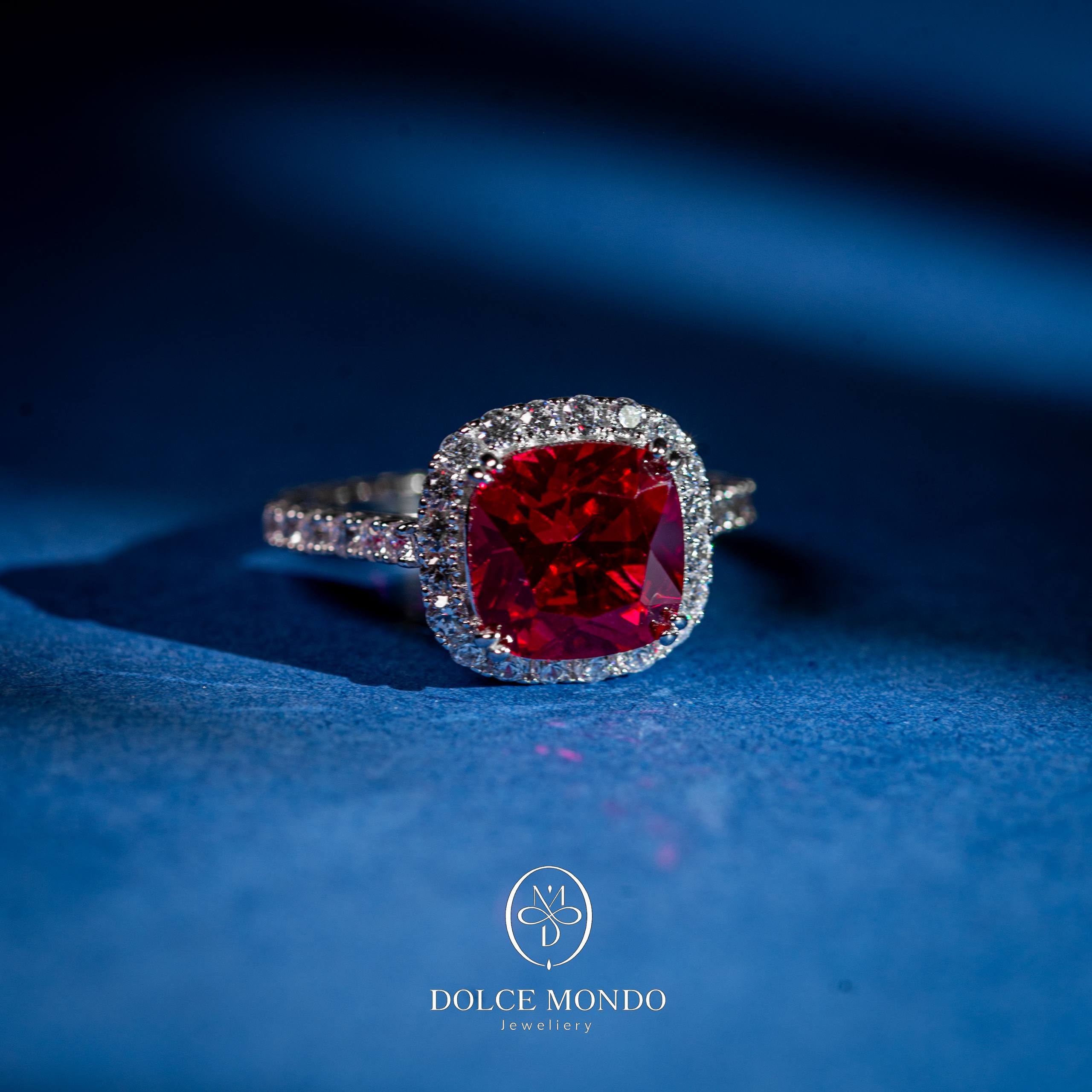 Dolce Mondo Scarlet Halo Prestige – Red Zircon Rhodium Plated 925 Silver Ring