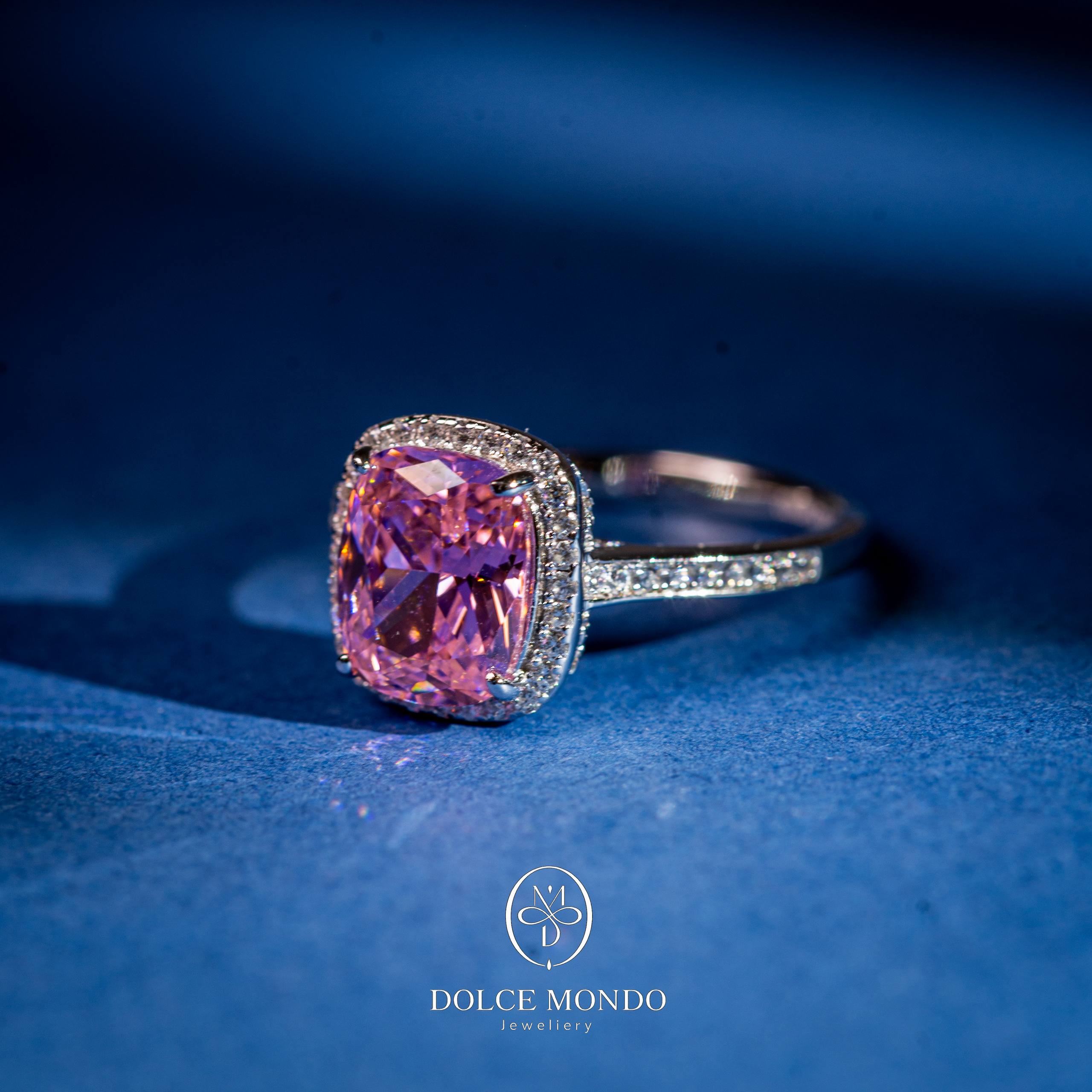 Dolce Mondo Rose Aura Elegance – Pink Zircon Rhodium-Plated 925 Silver Ring