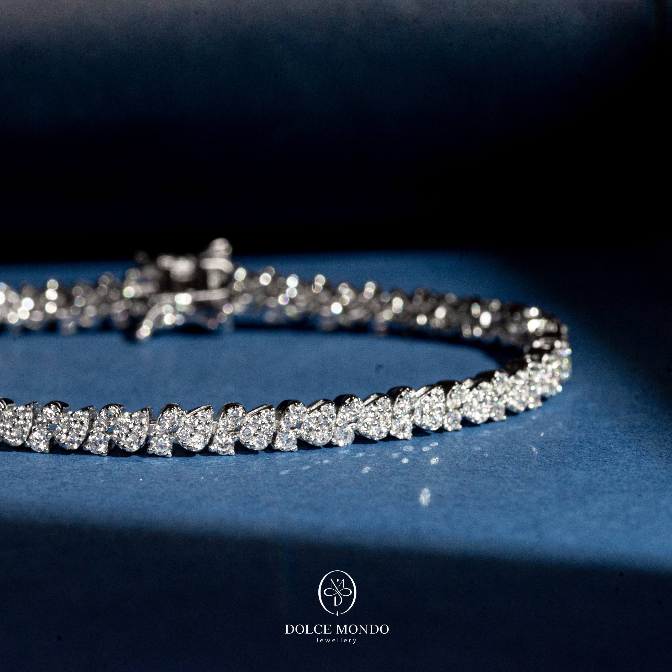 Serenique Bow Bracelet