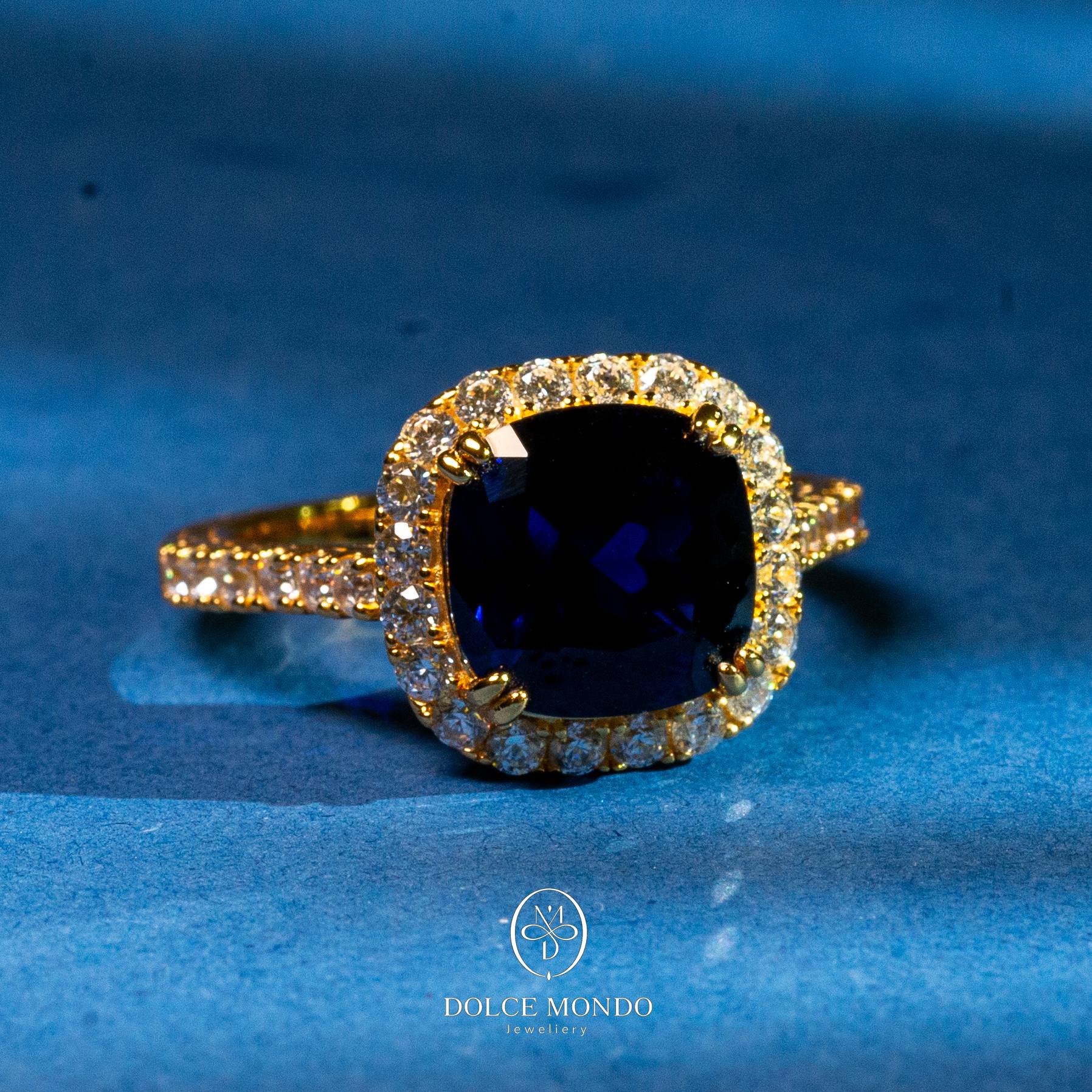 Dolce Mondo Royal Halo Essence – Royal Blue Zircon Gold-Plated 925 Silver Ring