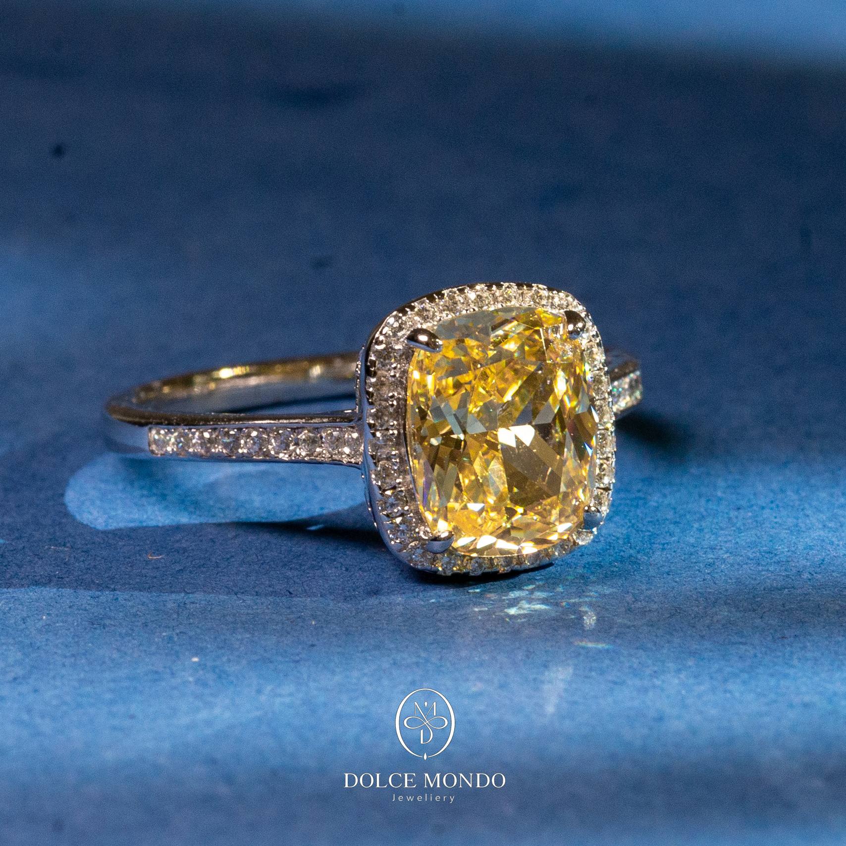 Dolce Mondo Light Aura – Yellow Zircon Rhodium-Plated 925 Silver Ring