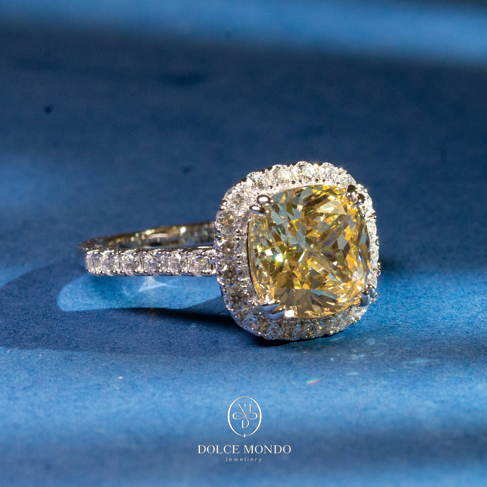 Dolce Mondo Champagne Radiance Halo – Yellow Zircon Rhodium-Plated 925 Silver Ring