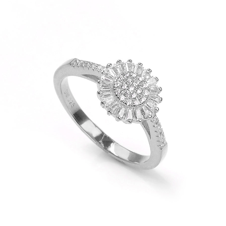Elegant and Eye-catching Silver 925 Fashion Ring with Cubic Zircon