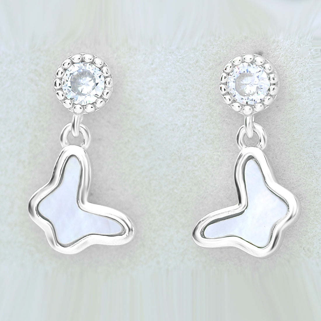 Charm Butterfly Mother of Pearl Stud Earring - Elegant 925 Silver with Sparkling Cubic Zircons