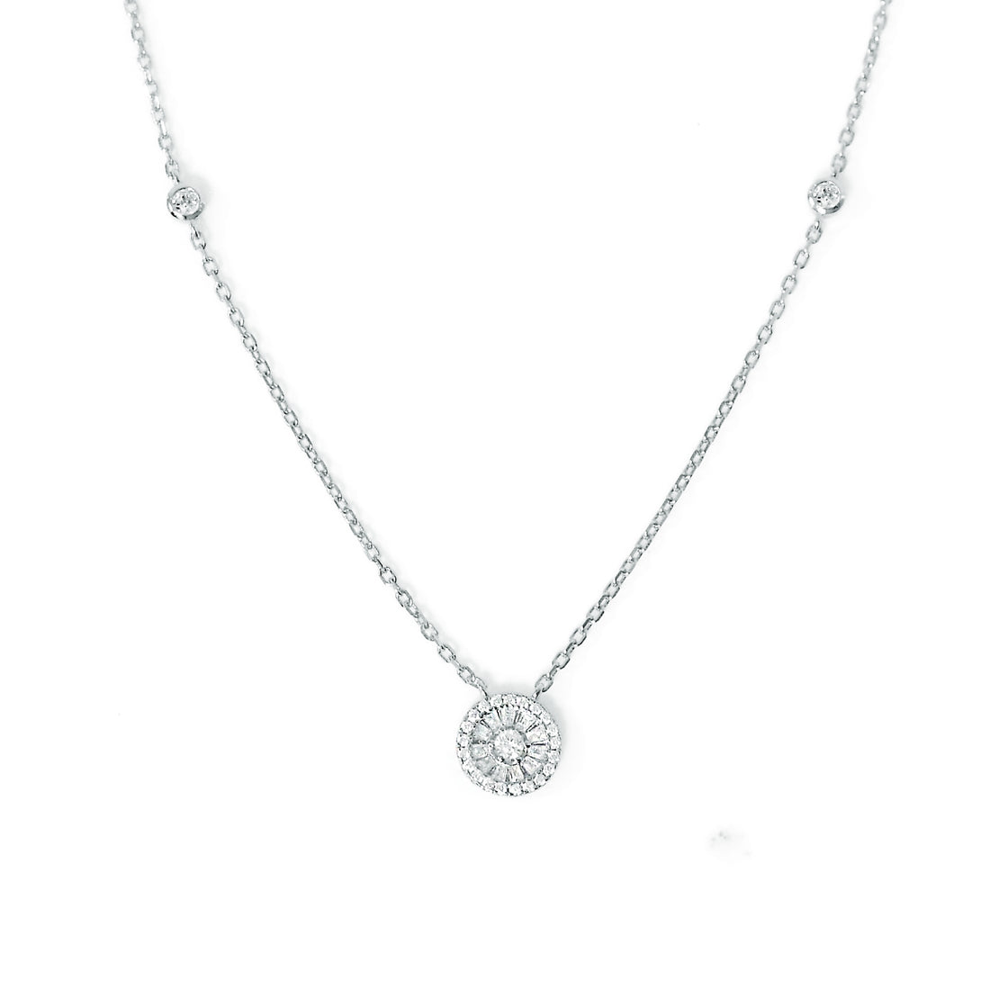 Elegant Silver Necklace with Sparkling Zircon Pendant