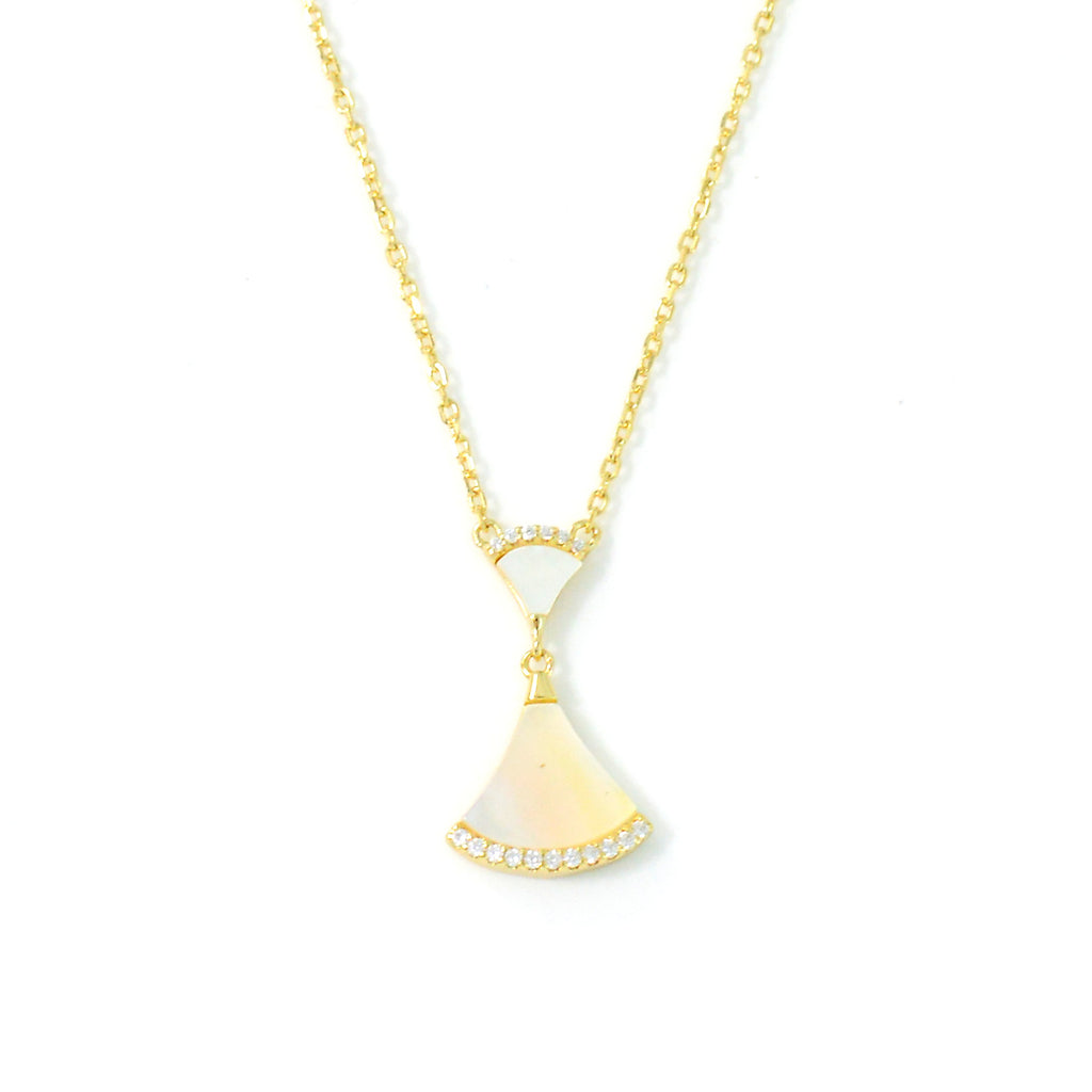 Luxurious Silver Necklace with Teardrop Mother of Pearl Pendant and Sparkling Zircon