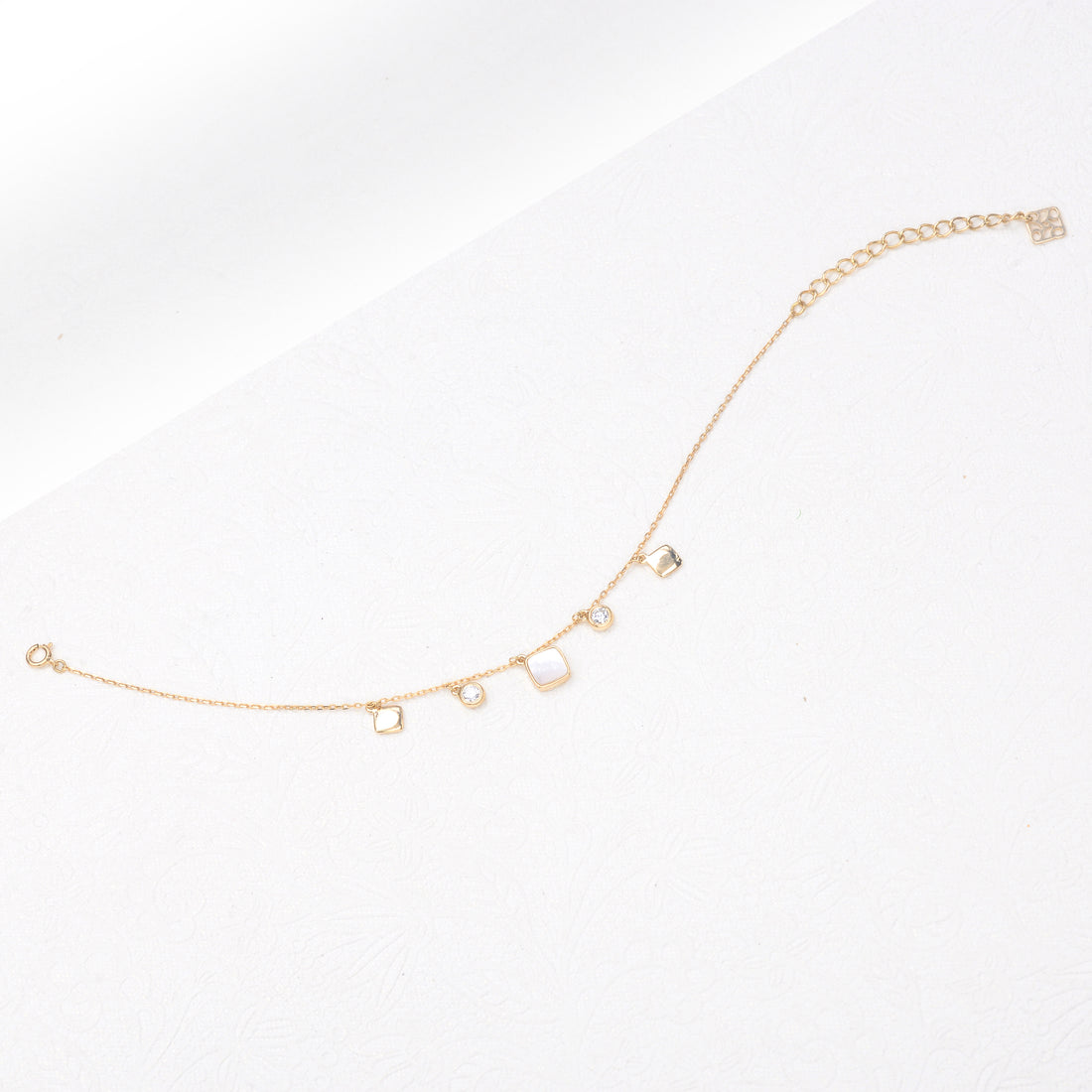 Gold 18k Hanging chain bracelet